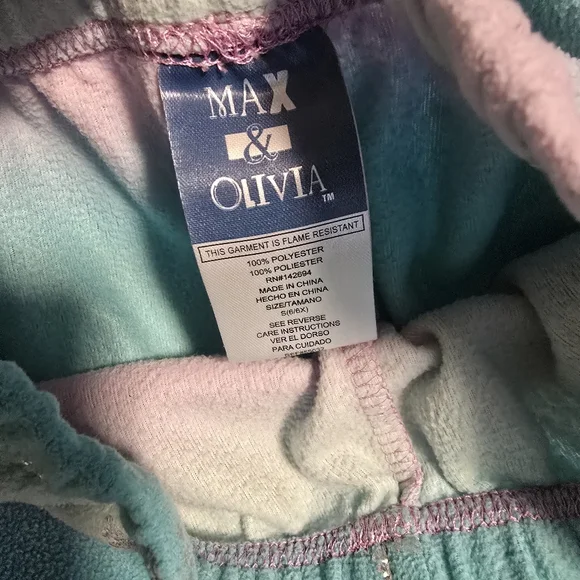 Max & Olivia Girl's Size 6 Multicolored Foil Snowflake-Patterned Fleece Pajamas - Picture 8 of 9